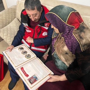 Şehitlerimizin bizlere emaneti olan kıymetli ailelerimizi yalnız bırakmıyor, her daim yanlarında olduğumuzu hissettirmeye devam ediyoruz. - fotoğraf 2