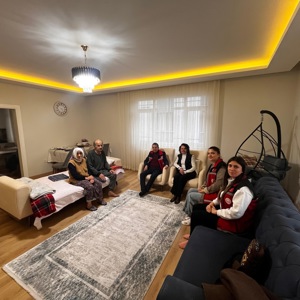 Şehitlerimizin bizlere emaneti olan kıymetli ailelerimizi yalnız bırakmıyor, her daim yanlarında olduğumuzu hissettirmeye devam ediyoruz. - fotoğraf 6