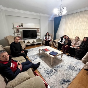 Şehitlerimizin bizlere emaneti olan kıymetli ailelerimizi yalnız bırakmıyor, her daim yanlarında olduğumuzu hissettirmeye devam ediyoruz. - fotoğraf 4