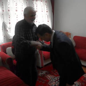 Karabükten Ugandaya Uzanan Vefa Şehidimiz Nuri Özcanın Adına Ugandada Su Kuyusu Açıldı - fotoğraf 3