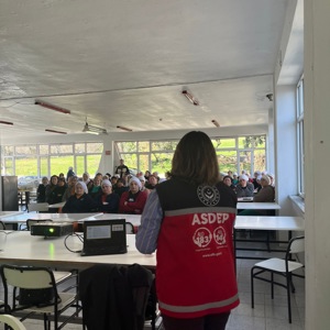 Poyraz Poyraz Fındık Fabrikası çalışanlarına yönelik olarak, Aile Eğitim Programı kapsamında “Aile İçi İletişim ve Çocuk Yetiştirme Tutumları” konulu eğitim programı gerçekleştirildi. - fotoğraf 1