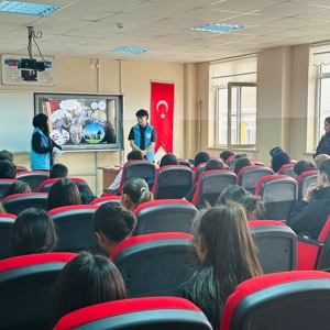 Gençler Dijital Dünyada Haklarının Farkında - fotoğraf 1