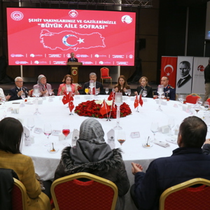 Eskişehir’de "Büyük Aile Sofrası": Şehit Yakınları ve Gaziler İftarda Buluştu - fotoğraf 2