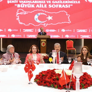 Eskişehir’de "Büyük Aile Sofrası": Şehit Yakınları ve Gaziler İftarda Buluştu - fotoğraf 4