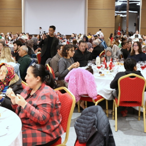 Eskişehir’de "Büyük Aile Sofrası": Şehit Yakınları ve Gaziler İftarda Buluştu - fotoğraf 5