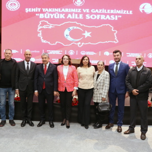 Eskişehir’de "Büyük Aile Sofrası": Şehit Yakınları ve Gaziler İftarda Buluştu - fotoğraf 11