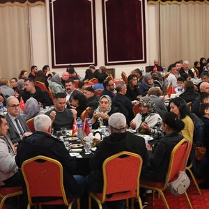Şehit Yakınları ve Gazilerimiz Onuruna “Büyük Aile Sofrası” İftar Programı Düzenlendi - fotoğraf 5