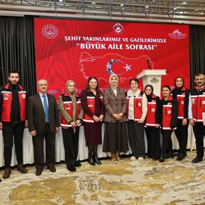 Büyük Aile Sofrasında Şehit Aileleri ve Gazilerimizle İftar - fotoğraf 2