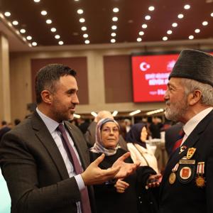 İstanbul Valimiz Sn. Davut GÜL’ün Ev Sahipliğinde Kurulan “Büyük Aile Sofrası”nda Kıymetli Şehit Yakınları ve Kahraman Gazilerimizle Bir Araya Geldik - fotoğraf 3