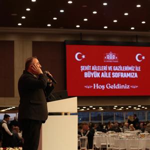 İstanbul Valimiz Sn. Davut GÜL’ün Ev Sahipliğinde Kurulan “Büyük Aile Sofrası”nda Kıymetli Şehit Yakınları ve Kahraman Gazilerimizle Bir Araya Geldik - fotoğraf 1