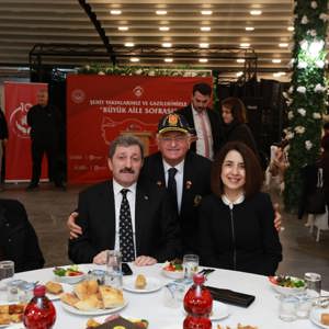 Şehit Yakınları ve Gaziler “Büyük Aile Sofrası”nda Bir Araya Geldi - fotoğraf 7