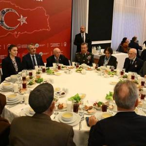 “Büyük Aile Sofrası” İftar Programı Gerçekleştirildi. - fotoğraf 2