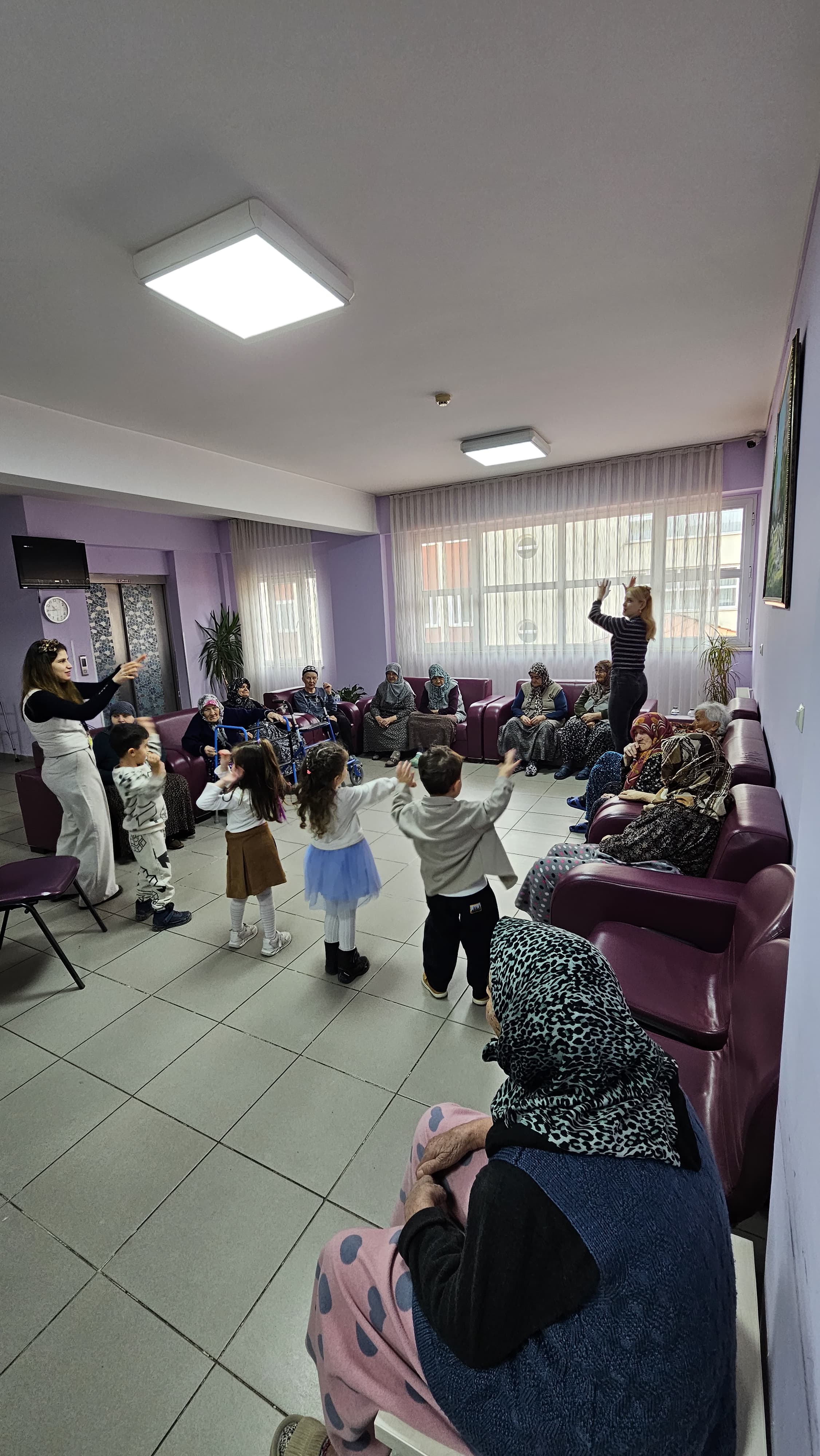 7 Yaş 7 Kuşak Projesi Kapsamında Huzurevine Anlamlı Ziyaret