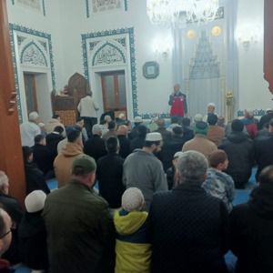 Aile ve Nüfus On Yılı Kapsamında Teravih Namazı Öncesi Vatandaşlarımıza “Ekran Bağımlılığı ve Ailelerin Alabileceği Önlemler” Konulu Eğitimlerimiz Verilmektedir - fotoğraf 3