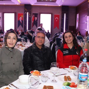 “Büyük Aile Sofrası” İftar Programında Şehit Yakınlarımız ve Gazilerimizle Bir Araya Gelindi - fotoğraf 4