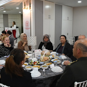 Ramazan Ayının İlk İftarını Şehit Ailelerimiz ve Gazilerimizle Açtık - fotoğraf 19