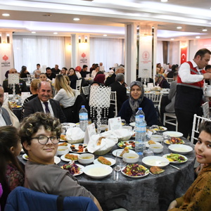 Ramazan Ayının İlk İftarını Şehit Ailelerimiz ve Gazilerimizle Açtık - fotoğraf 7