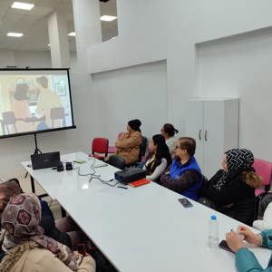 Lüleburgaz Sosyal Dayanışma Merkezi kursiyerlerine yönelik “Aile ve İnternet” konulu eğitim programı gerçekleştirildi. - fotoğraf 1