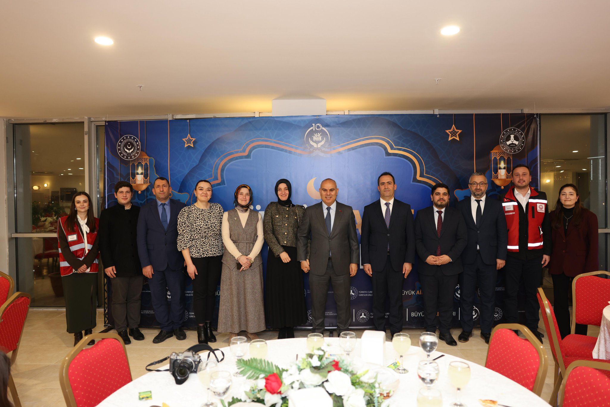 Valimiz Sayın Mustafa KOÇ ve Eşi Sayın Neslihan Gül KOÇ, Koruyucu Aileler ve Çocuklarla İftar Programında Buluştu.