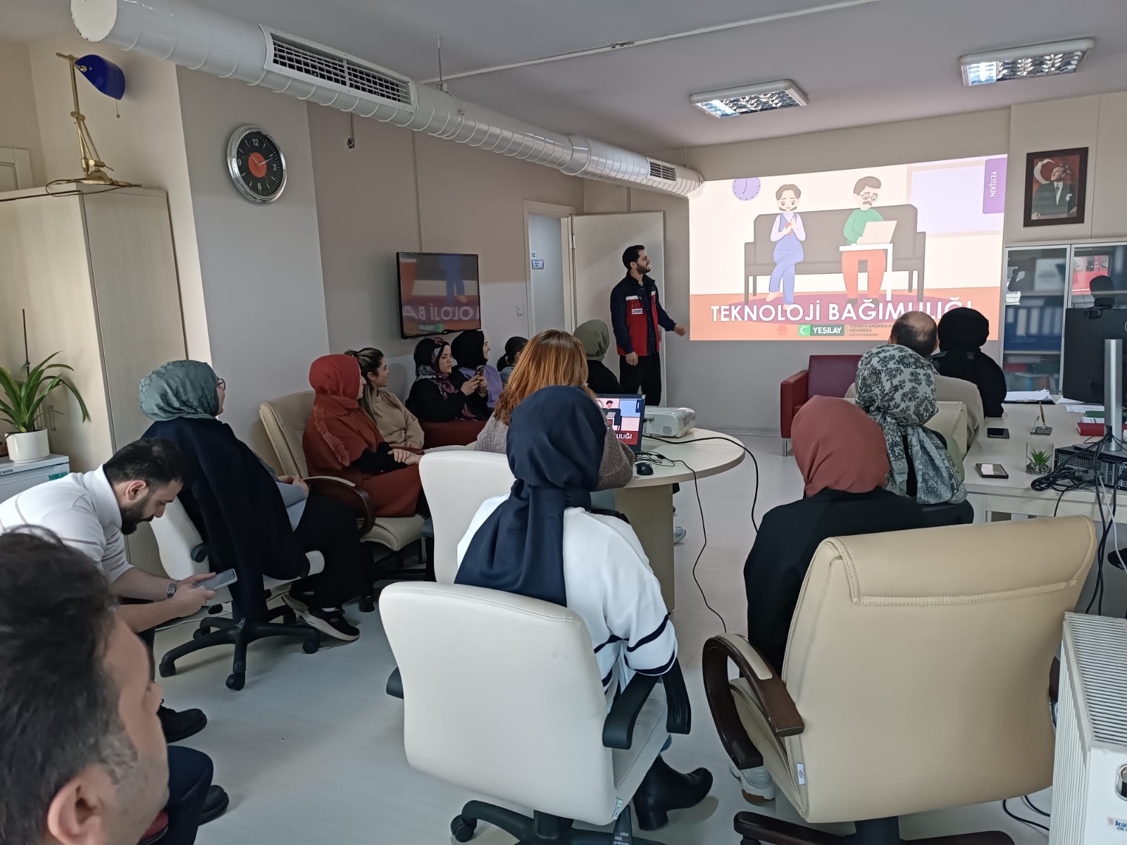 Aile ve Nüfus 10 Yılı Kapsamında Türkiye Bağımlılıkla Mücadele Programı Eğitimlerimiz Devam Etmektedir