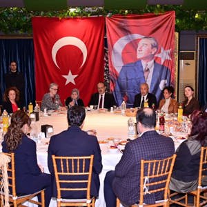 Aziz Şehitlerimizin Kıymetli Emanetleri ve Kahraman Gazilerimizle “Büyük Aile Sofrası” İftar Programı - fotoğraf 2