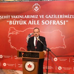 Aziz Şehitlerimizin Kıymetli Emanetleri ve Kahraman Gazilerimizle “Büyük Aile Sofrası” İftar Programı - fotoğraf 4