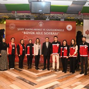 Aziz Şehitlerimizin Kıymetli Emanetleri ve Kahraman Gazilerimizle “Büyük Aile Sofrası” İftar Programı - fotoğraf 11