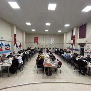 İl Müdürlüğümüze bağlı Sakarya Çocuk Evleri Sitesi’nde Ramazan ayının manevi atmosferini birlikte yaşamak amacıyla iftar programı düzenlendi. - fotoğraf 1
