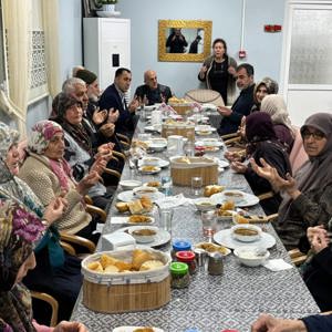 Aymelek Gündüzlü Yaşlı Bakım Merkezinde Kıymetli Büyüklerimiz ve Asırlık Çınarlarımızla İftar Programımız - fotoğraf 1