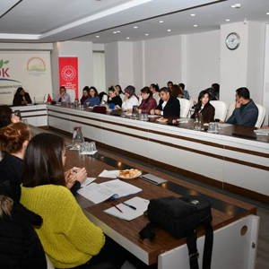 Bakanlığımız tarafından hazırlanan V. Kadına Yönelik Şiddetle Mücadele Ulusal Eylem Planı doğrultusunda, Kadına Yönelik Şiddetle Mücadele İl Eylem Planı hazırlık çalışmaları toplantısı gerçekleştirilmiştir.   - fotoğraf 2