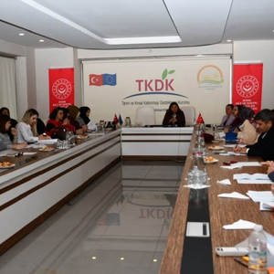 Bakanlığımız tarafından hazırlanan V. Kadına Yönelik Şiddetle Mücadele Ulusal Eylem Planı doğrultusunda, Kadına Yönelik Şiddetle Mücadele İl Eylem Planı hazırlık çalışmaları toplantısı gerçekleştirilmiştir.   - fotoğraf 4