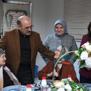 Valimiz Sayın İsmail USTAOĞLU, "Gönül Sofraları" İftar Programında Huzurevi Sakinlerimizle Buluştu - fotoğraf 2