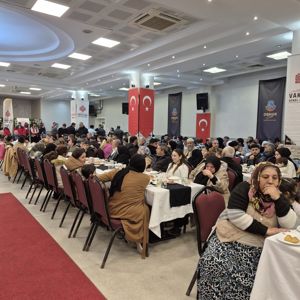 Roman vatandaşlarımızla birlikte iftar programı düzenlendi - fotoğraf 4