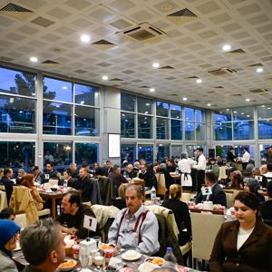 Şehit Aileleri ve Gaziler Onuruna İftar Programı Düzenlendi - fotoğraf 3