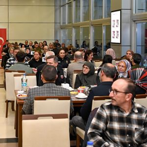Şehit Aileleri ve Gaziler Onuruna İftar Programı Düzenlendi - fotoğraf 1
