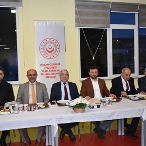 Hasan Öztimur Huzurevi’nde Ramazan’ın Bereketi Aynı Sofrada Paylaşıldı - fotoğraf 2