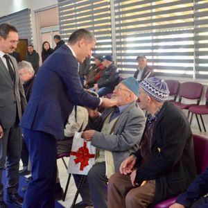 Valimiz Dr. Naci Aktaş ve eşi Nagihan Aktaş Hanımefendi ile Huzurevi Veda Ziyareti - fotoğraf 8