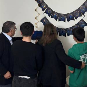 Valimiz Dr. Mustafa Özarslan ve eşi Reva Beray Özarslan, Çocuklarımızla İftar Programında Bir Araya Geldi ✅ - fotoğraf 2