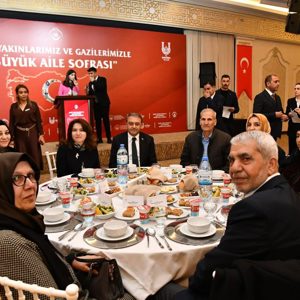 Ramazan-ı Şerif’in İlk İftarında Aziz Şehitlerimizin Kıymetli Yakınları ve Kahraman Gazilerimizle “Büyük Aile Sofrasında” Buluştuk. - fotoğraf 6