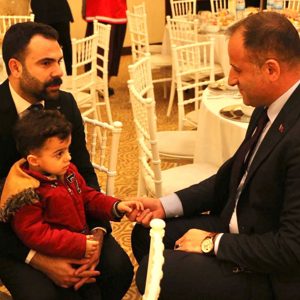 Ramazan-ı Şerif’in İlk İftarında Aziz Şehitlerimizin Kıymetli Yakınları ve Kahraman Gazilerimizle “Büyük Aile Sofrasında” Buluştuk. - fotoğraf 14
