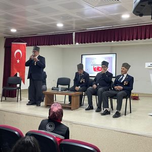Çerkezköy’de “Vatan ve Kahramanlık” Programında Gazilerimiz Öğrencilerle Buluştu - fotoğraf 1