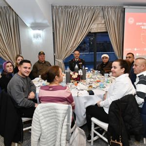 81 İl’de Eş Zamanlı İftar Şehit Emanetleri ve Gazilerimizle Büyük Aile Sofrası - fotoğraf 6
