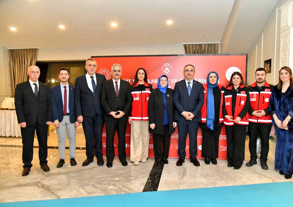 81 İl’de Eş Zamanlı İftar Şehit Emanetleri ve Gazilerimizle Büyük Aile Sofrası