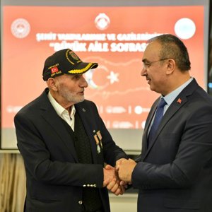 81 İl’de Eş Zamanlı İftar Şehit Emanetleri ve Gazilerimizle Büyük Aile Sofrası - fotoğraf 9