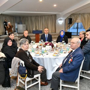 81 İl’de Eş Zamanlı İftar Şehit Emanetleri ve Gazilerimizle Büyük Aile Sofrası - fotoğraf 11