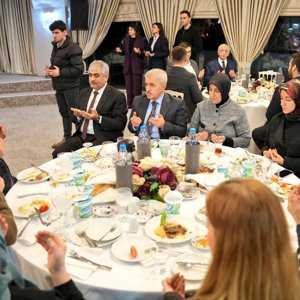 81 İl’de Eş Zamanlı İftar Şehit Emanetleri ve Gazilerimizle Büyük Aile Sofrası - fotoğraf 12