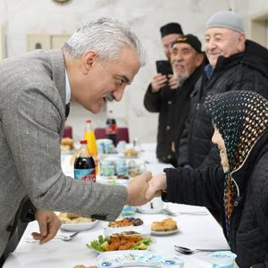 Büyüklerimizle İftar Sofrasında Buluşuldu. - fotoğraf 1