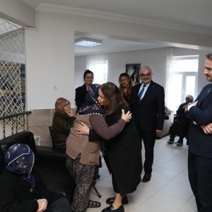 Dünümüzün tecrübesi, bugünümüzün ışığı kıymetli büyüklerimizle bir aradayız... - fotoğraf 1