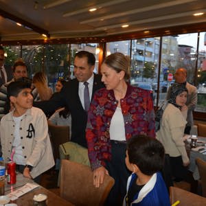 İl Müdürümüz İlkay Türkoğlu, bu akşam Nazilli ilçemizde devletimizin himayesinde bulunan kıymetli gençlerimizle birlikte iftar sofrasında bir araya geldi. - fotoğraf 2