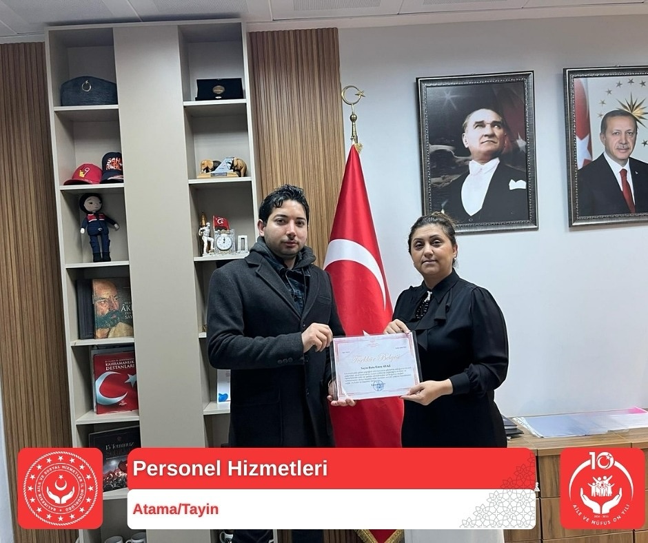 İl Müdürümüz Sayın Emine BÖÇKÜN, Görevinden Ayrılan Çalışma Arkadaşımıza Teşekkür Belgesi Verdi